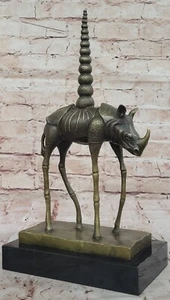 Salvador Dalì dopo scultura in bronzo di un rinoceronte su base marmo opera d'arte vendita affare - Foto 1 di 10