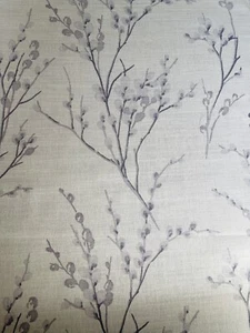 Laura Ashley Pussy Willow off weißer blasse Iris Stoff VERKAUFT PRO METER 😊 - Bild 1 von 8