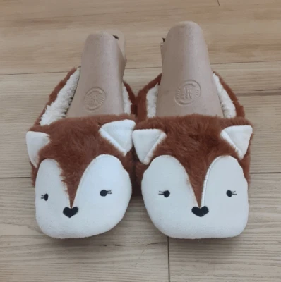 Furry Fox Children's Slippers, Brown and Cream, size small — 第 1/4 张图片