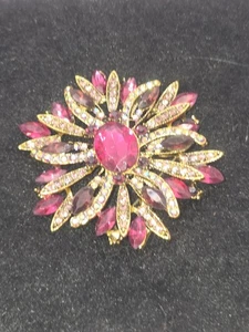 Broche Vintage Tono Dorado Estilo Flor Magenta Púrpura Aurora Boreal - Imagen 1 de 7