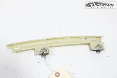 2016-25 雪佛兰 MALIBU 后门左窗玻璃导轨支架 原始设备制造商 — 第 1/4 张图片