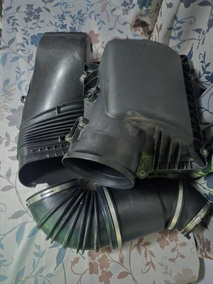 Воздухозаборник 19-24 RAM 2500 3500 6,7 л Diesel Cummins MOPAR от оригинального производителя 68321026ac - Изображение 1 из 4