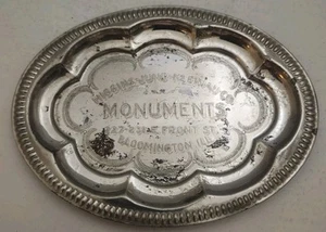 Era de 1890 Higgins Jung Kleinau Co Monumentos Bloomington IL Punta Bandeja Cementerio - Imagen 1 de 2