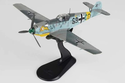 HA8720 Hobby Master Bf 109E 1/48 Model S9+CD Luftwaffe III.SKG 210 - Image 1 of 2