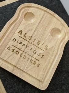 Eiertasse, Eierbrett, Schild, Kindereier und Soldaten Ostern - Bild 1 von 2