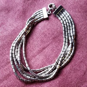 Brazalete Bold 5 Multi Hilos Tono Plata Tubo Cubo Eslabón 7" Distintivo Palanca BR1 - Imagen 1 de 8