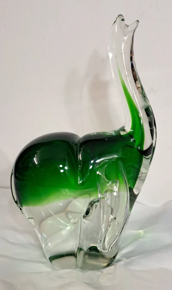 Cristal pesado recubierto verde soplado vidrio artístico sólido elefante de la suerte 8,5" sin marca Foto 1 de 4