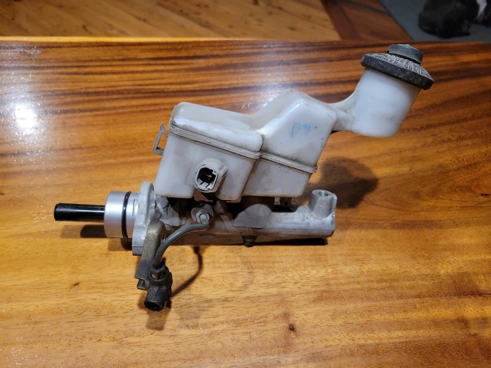 Pontiac Vibe 2007 cilindro maestro de freno fabricante de equipos originales 121 k millas p923b32 Foto 1 de 1