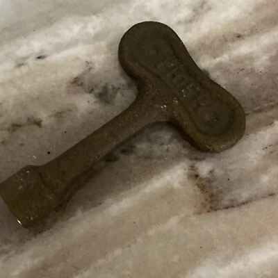 Llave hidrante válvula gas latón Prier vintage KC, MO 3" Foto 1 de 4