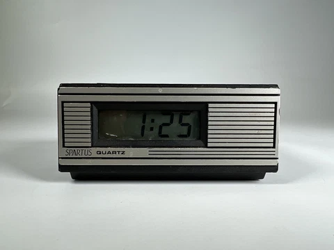 Vintage Spartus Quartz Clock Cover