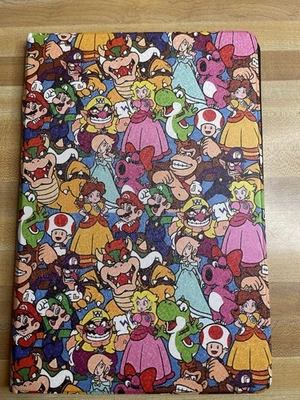 Super Mario Bros. Funda Tablet Personajes Luigi y Princesa Melocotón Para Lenovo M10 Foto 1 de 4
