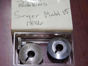 H5 Vintage 2 BOBINAS MÁQUINA DE COSER SINGER Modelo 15 1886 con tornillo de pie a presión - Imagen 1 de 2