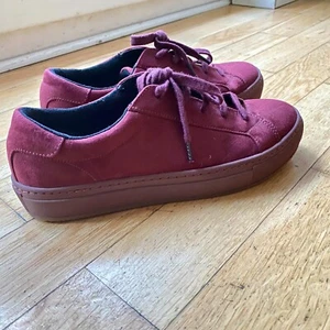 Vegan Suede Sneakers von Will's Vegan Store London - Bild 1 von 4
