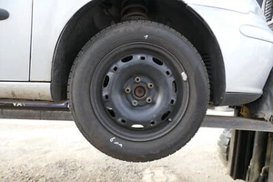2x VW Polo 9N Felgen Reifen 165/70 R14 81T Sommerreifen 5jx14H2 ET35 ca. 6 mm - Bild 1 von 5