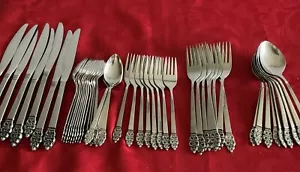 Oneida 18/8 stainless Nordic Crown 8 place settings 49 pieces - Picture 1 of 3