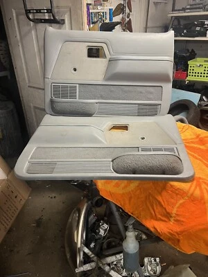 Ford Ranger 1989-1991 diestro y derecho gris paneles de puertas manuales vinilo y tela OEM Foto 1 de 4