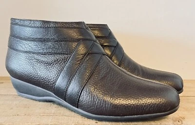 Botas de cuña Trotters para mujer de cuero marrón con cremallera trasera al tobillo talla 9,5N Foto 1 de 4