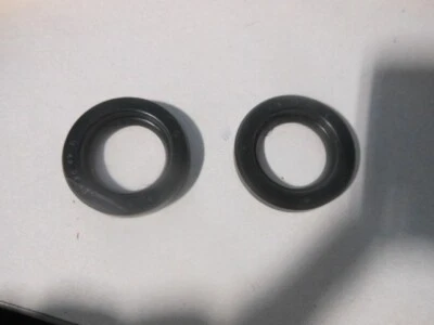 Sello de aceite de tambor de freno trasero NOS para: Kawasaki 66/71 F1 67/71 F2 92050-009 cantidad 2 Foto 1 de 2