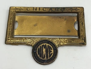Pinback Vintage Chicago National Conference Visual Education nome metallo - Foto 1 di 3