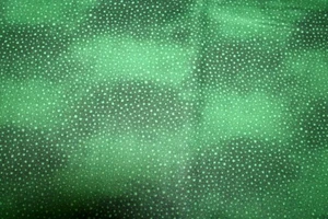GRÜNE PUNKTE AUF GRÜN MELIERTEM VON KAUFMAN - 100% BAUMWOLLSTOFF - Bild 1 von 4