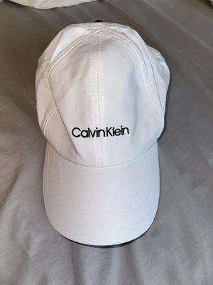 Gorra de béisbol para mujer Calvin Klein Foto 1 de 4