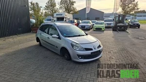 Puerta delantera derecha renault clio ii grandtour r p23852203 - Imagen 1 de 5