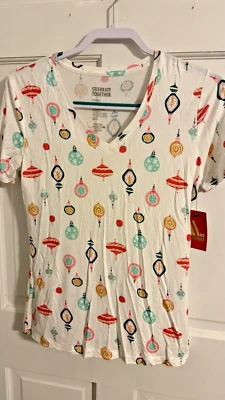 Camisa de manga corta Celebrate Together Ornaments para mujer talla XS Foto 1 de 3