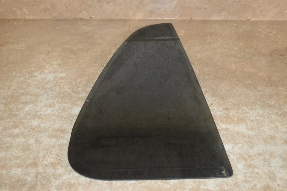 98-03 MERCEDES BENZ ML320 ML430 ML55 RIGHT REAR VENT GLASS  - Image 1 of 1