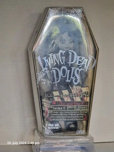 Living Dead Dolls Serie 5 schwarz & weiß Variante Isebel ungeöffnet. Sehr selten. - Bild 1 von 7