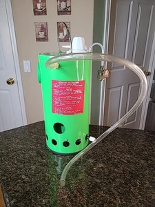 1970s THE LITTLE SIZZLER Propane Instant Hot Water Heater Camping Preper W/Box - Picture 1 of 11