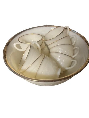 Juego de tazones perforadores de vidrio de leche marfil Anchor Hocking 10 tazas, borde dorado años 50 Foto 1 de 3