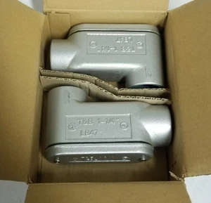 Paquete de 2 Thomas & Betts LB47CG-TB 1-1/4" cuerpo de conducto rígido con cubierta y junta - Imagen 1 de 10