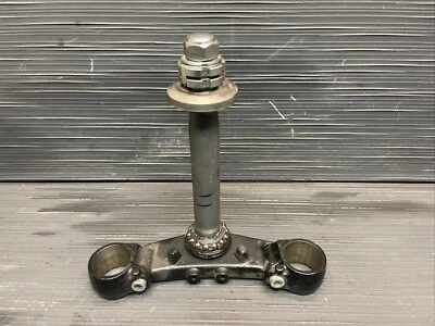 Yamaha FZ6R 2013 árbol triple inferior, suspensión inferior horquilla puente #21524 Foto 1 de 4