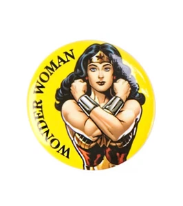 DC Comics Wonder Woman Arms Crossed 1.25 Inch Button - Picture 1 of 1