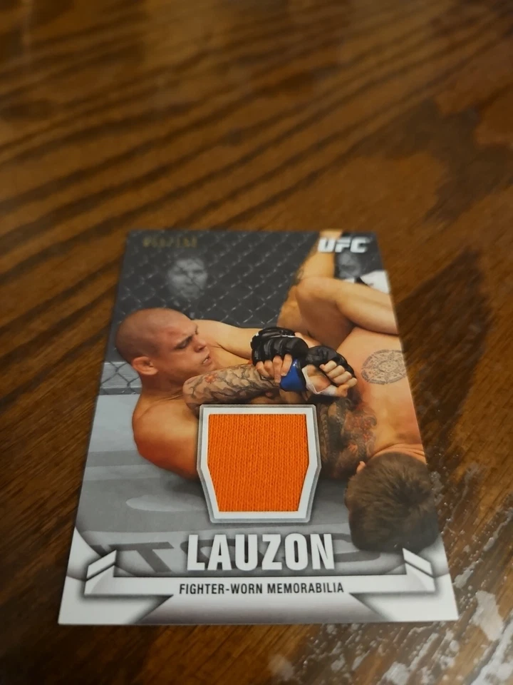 2013 Topps UFC Knockout Fighter-Worn Relic Insert Card #58/188 Joe Lauzon #KR-JL - Image 1 of 4