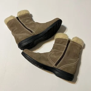 Clarks Bendables Suede Ankle Boots Booties Women's Sz 9M Faux Fur Trim - Picture 1 of 19