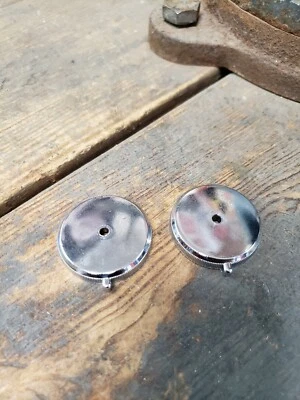 NOS 1984 Cadillac Fleetwood Pair Radio Knob Plate Bezel OEM Knobs 1617565 NEW - Image 1 of 4