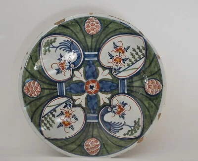 Delft - Plat En Faïence Polychrome - Circa 1700 - Photo 1/4
