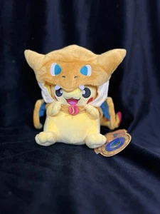 Pokemon Plush - PIKACHU IN CHARIZARD HAT 9" - New w/ Tags - Bild 1 von 2