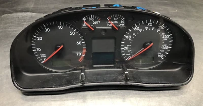 Cuadro medidor velocímetro instrumento Volkswagen Passat 1999-2001 2,8 A/T Foto 1 de 4