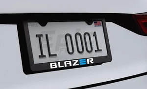 Marco de matrícula Blazer EV premium de metal negro - Imagen 1 de 3