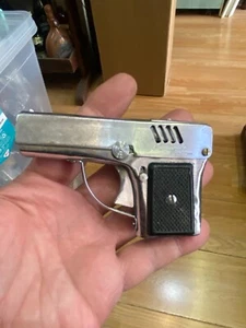 Vintage Penguin Aurora "45" Super-Pistol petrol lighter very rare - Picture 1 of 5