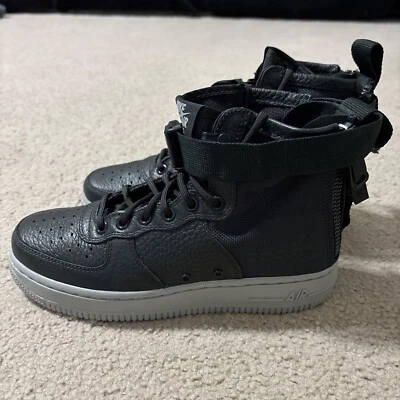 Nike SF Air Force 1 Mid Women's Size 7 Outdoor Green AA3966-300 Shoes Sneakers - Image 1 of 4