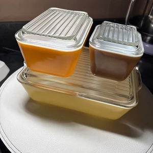 3 VINTAGE PYREX REFRIGERATOR DISHES OARNGE, YELLOW & BROWN GREAT CONDITION - Picture 1 of 12