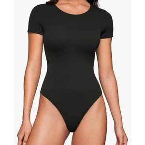 CRZ YOGA Damen Butterluxe Kurzarm Rundhalsausschnitt Tanga Body Anzug Oberteil - Large - Bild 1 von 4