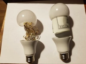 Light bulb Secret Hiding Spot- Diversion Safe Stash Can Hide Valuables! - Picture 1 of 8