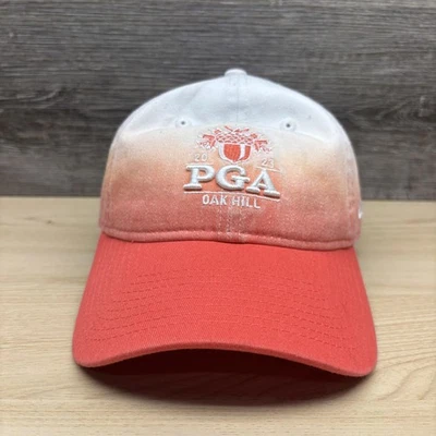 Gorra PGA Championship Oak Hill con correa trasera para mujer roja blanca golf New Era 2023 Foto 1 de 4