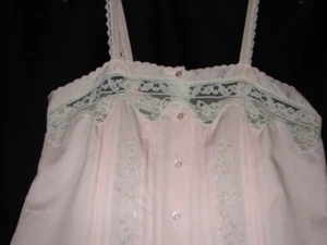 Sara Beth Pink Gown Nightgown Size Medium - Picture 1 of 3