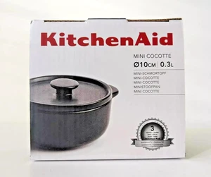 Mini Cocotte by KitchenAid 10cm 300ml Mini Kasserolle Topf & Deckel, neu und verpackt - Bild 1 von 2