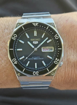 Vintage Original Seiko 5 6309-730A Black Dial 17J Automatic Sept 1985 - Image 1 of 4